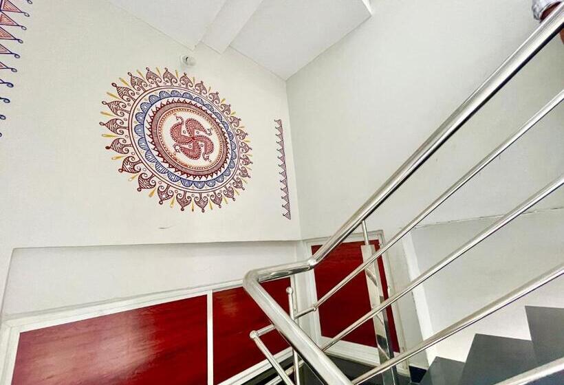 فندق Tirupati Inn ! Ujjain ! होटल तिरूपति इन తిరుపతి ఇన్ హోటల్ திருப்பதி இன் ஹோட்டல்fully Air Conditioned