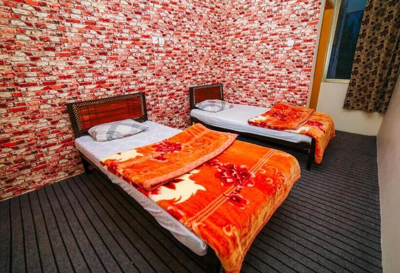 Yak Sarai Hotel & Restaurant