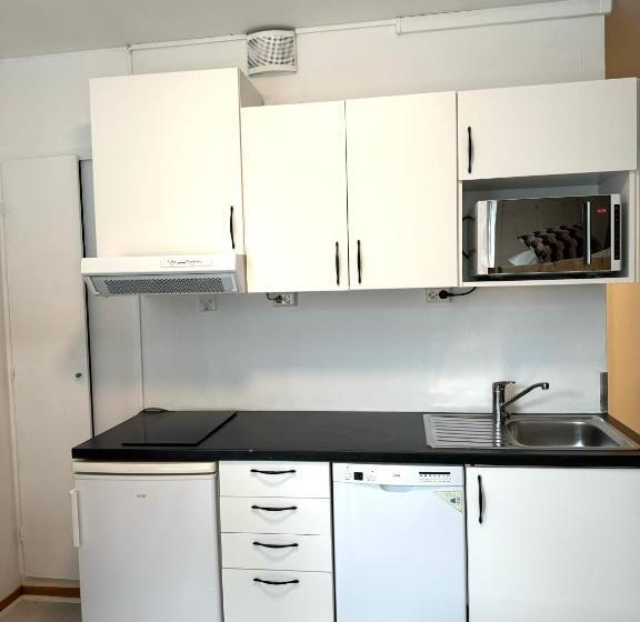 فندق صغير Breeze Hotel Victoria - Self-Service