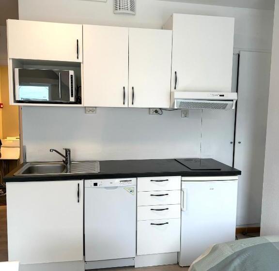 فندق صغير Breeze Hotel Victoria - Self-Service