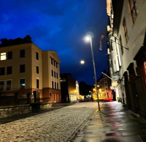 فندق صغير Breeze Hotel Victoria - Self-Service