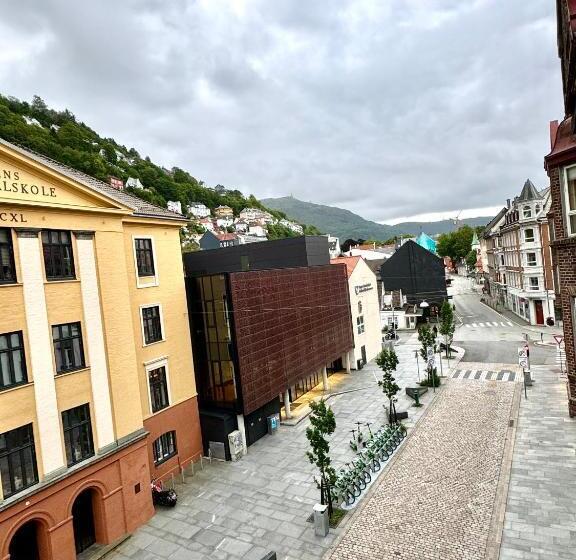 فندق صغير Breeze Hotel Victoria - Self-Service