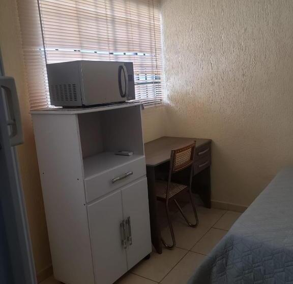 ユースホステル Quitinetes Em Araraquara