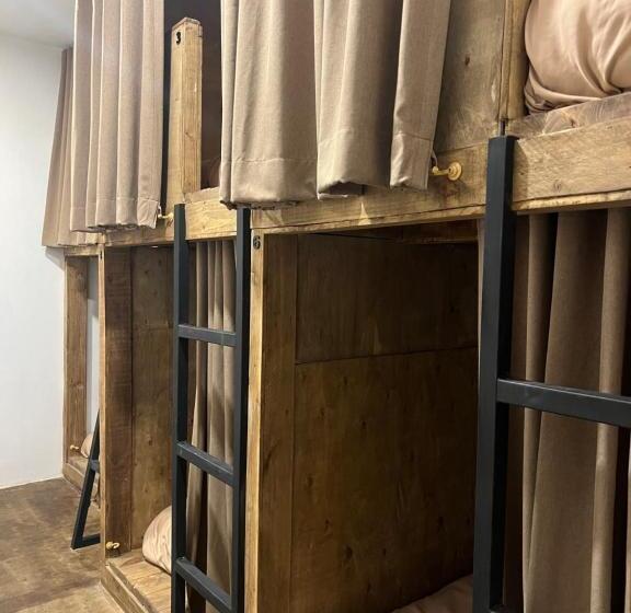 הוסטל Shack The Nap