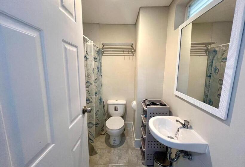 Near Mactan Airport Condo By Isla Stays