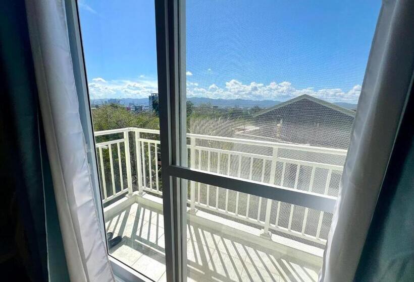 Near Mactan Airport Condo By Isla Stays