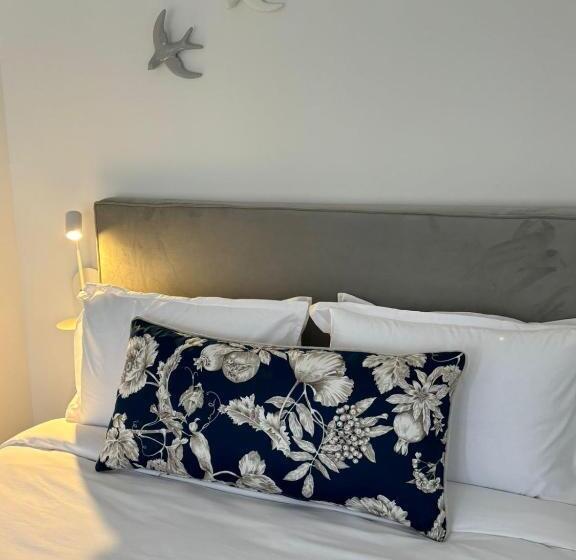 Amilcar Luxury Suites