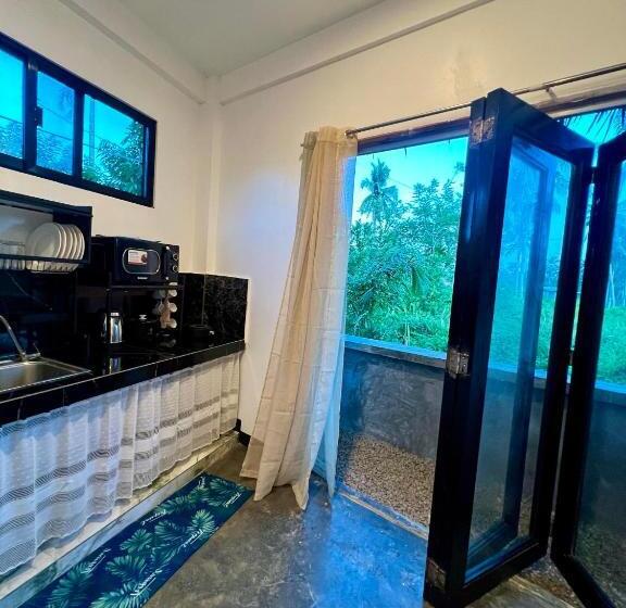 تختخواب و صبحانه Hakuna Villas