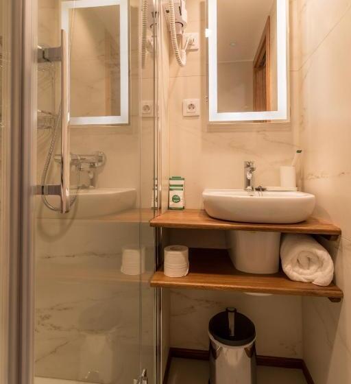 تختخواب و صبحانه Holiday Time Calle Real