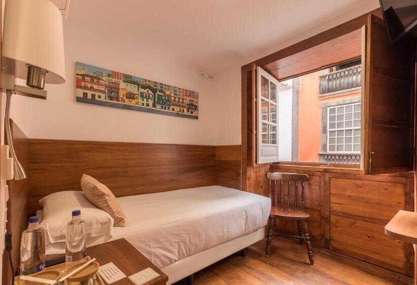 تختخواب و صبحانه Holiday Time Calle Real