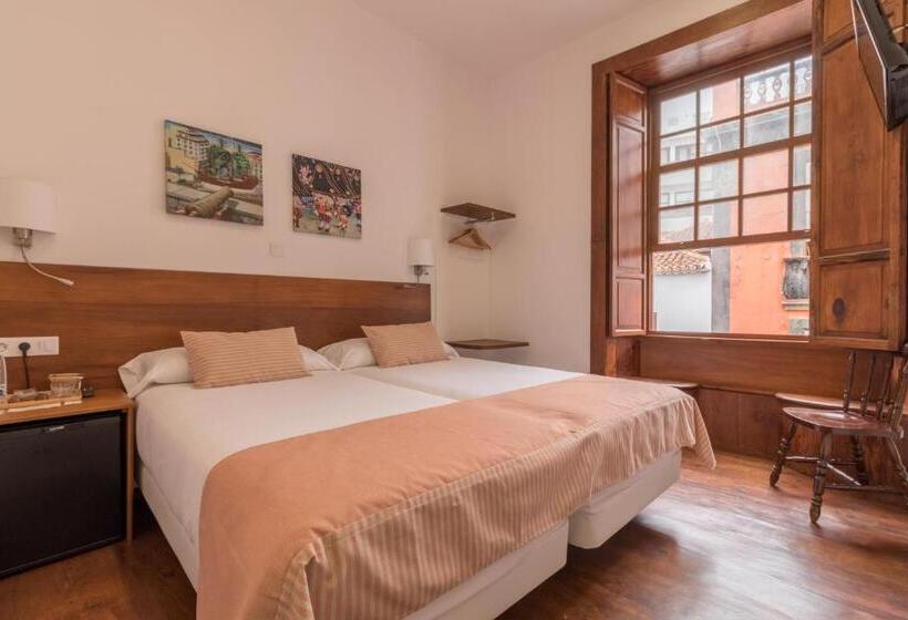 تختخواب و صبحانه Holiday Time Calle Real