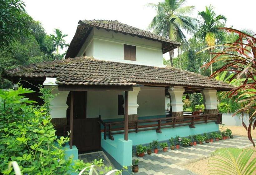 住宿加早餐  Kenoth Thaliyil Mana, Heritage Homestay