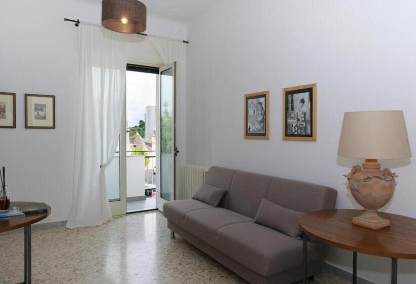 Bed and Breakfast La Finestra Sui Trulli