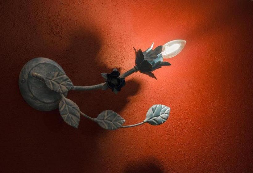 مبيت وإفطار La Rosa Blu