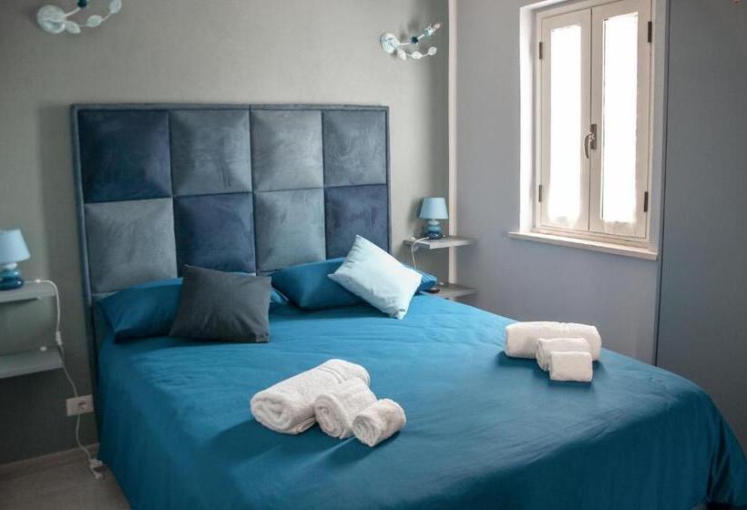 مبيت وإفطار La Rosa Blu