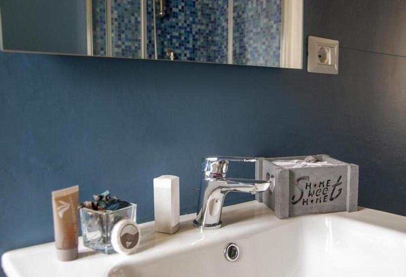 مبيت وإفطار La Rosa Blu