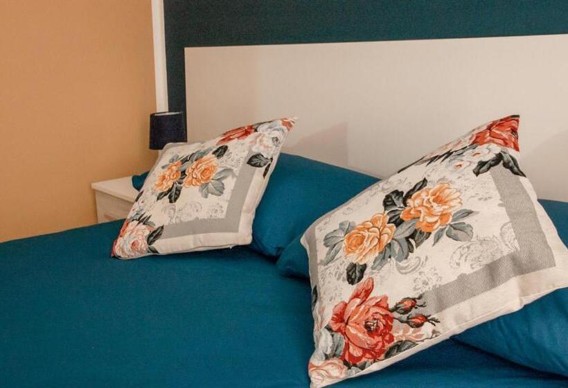 مبيت وإفطار La Rosa Blu