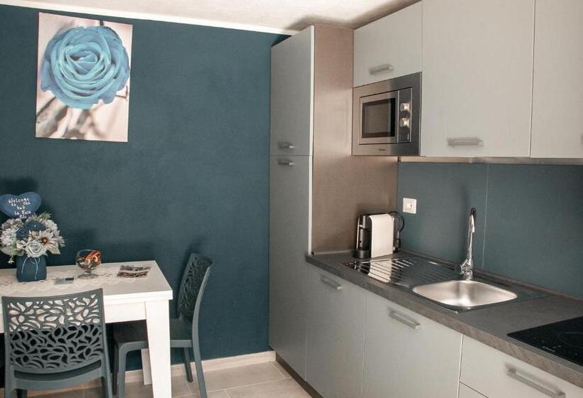 مبيت وإفطار La Rosa Blu