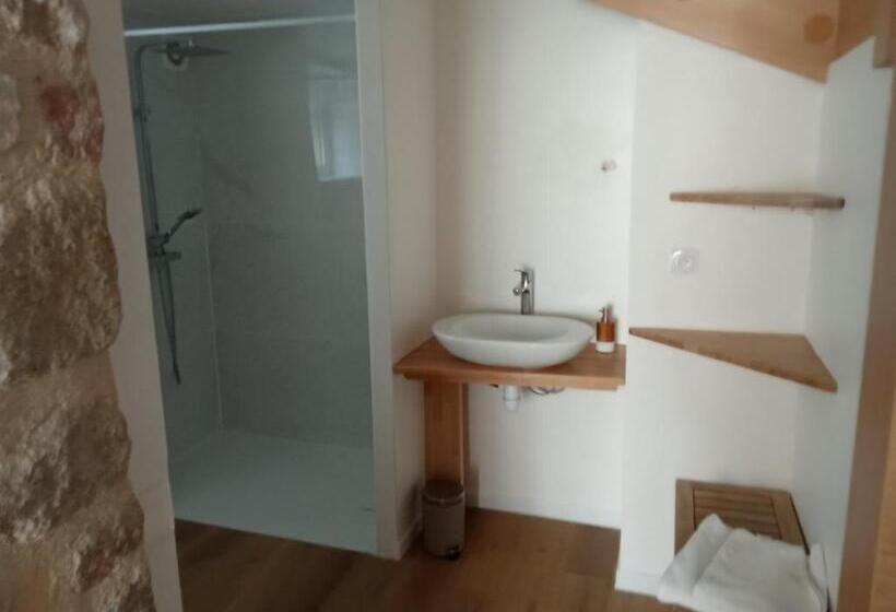 مبيت وإفطار Les 3b