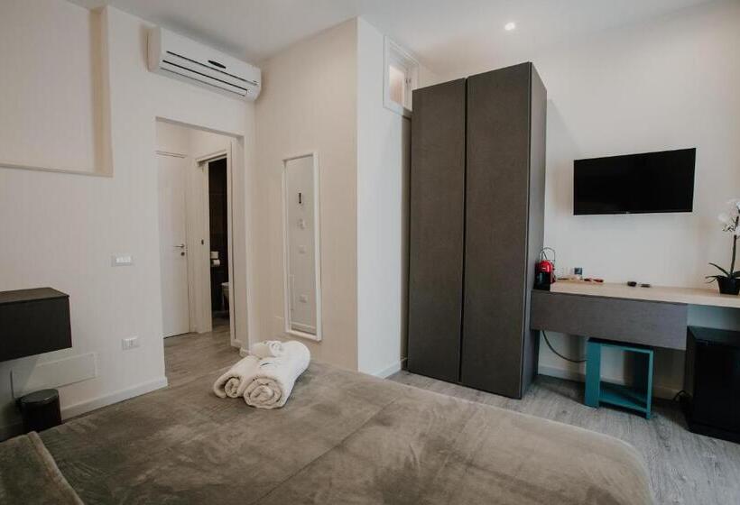 تختخواب و صبحانه Marcone Luxury Rooms   Il Giardino Di Pietra