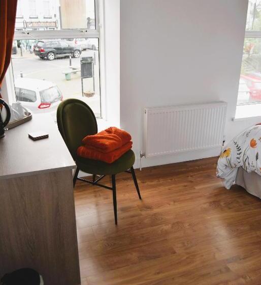 Bed and Breakfast No 1 The Arch