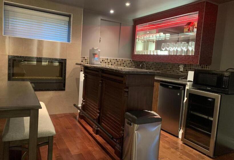 ベッドアンドブレックファースト North Vancouver Lynn Valley Two Bedrooms Suite