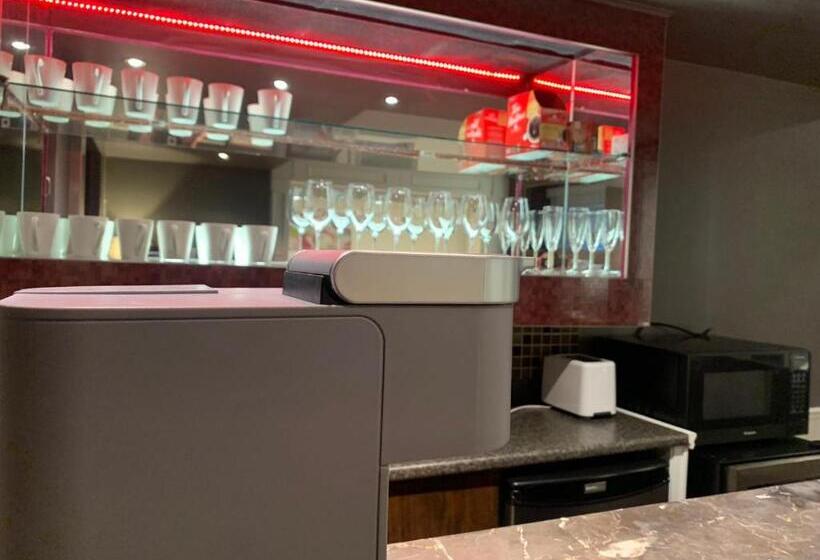 ベッドアンドブレックファースト North Vancouver Lynn Valley Two Bedrooms Suite