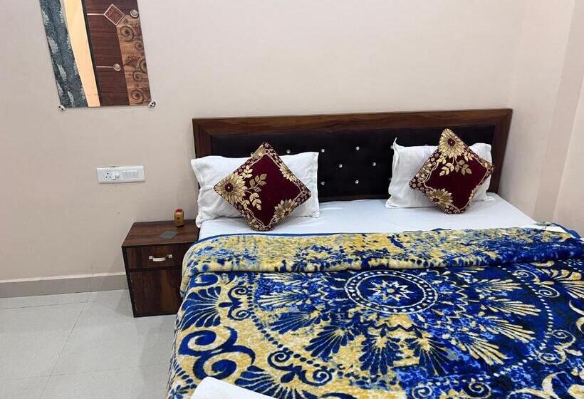 Bed and Breakfast R K Stay & Palace Near Ram Lalla Temple   800 Meter Ayodhya