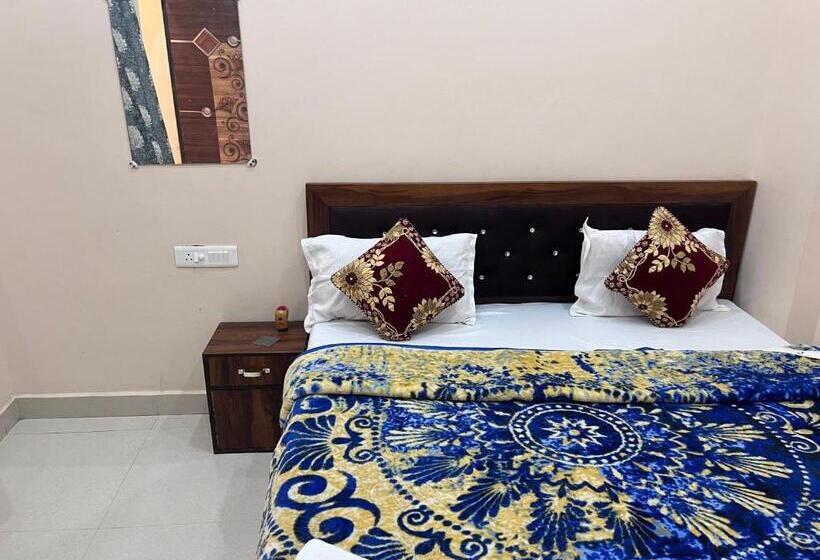 Bed and Breakfast R K Stay & Palace Near Ram Lalla Temple   800 Meter Ayodhya