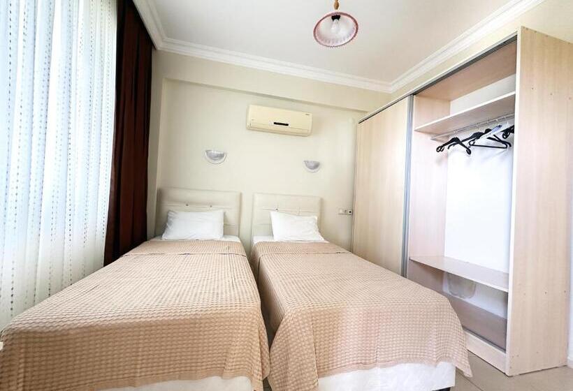 Club Deep Blue Tatil Köyü