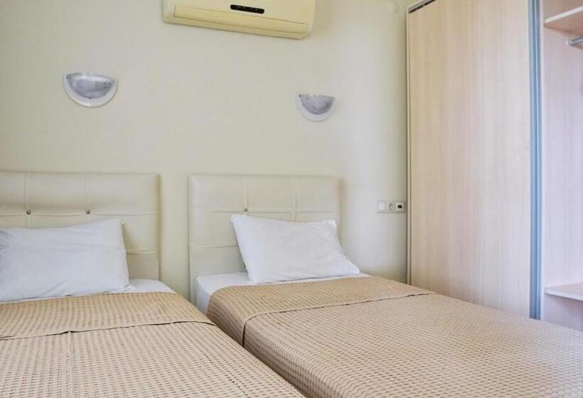 Club Deep Blue Tatil Köyü