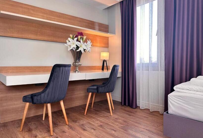 هتل Frezya Exclusively Women