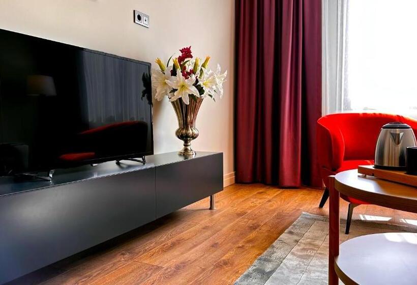 هتل Frezya Exclusively Women