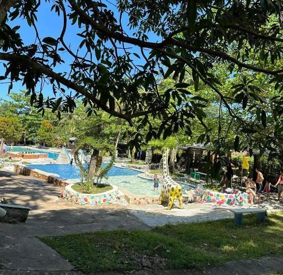 Hardrock Lux Spring Resort