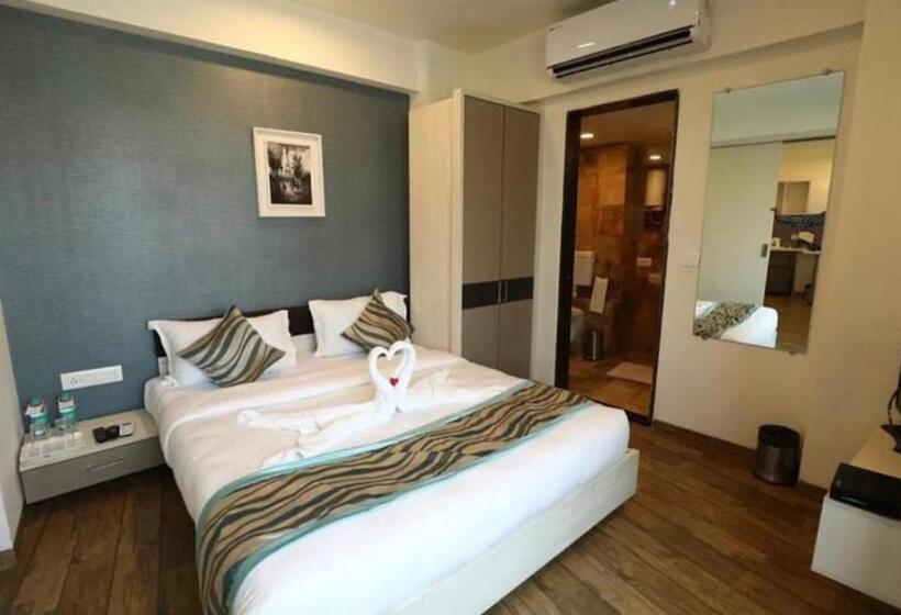 酒店 4 Star Appartment Rajhans Belliza