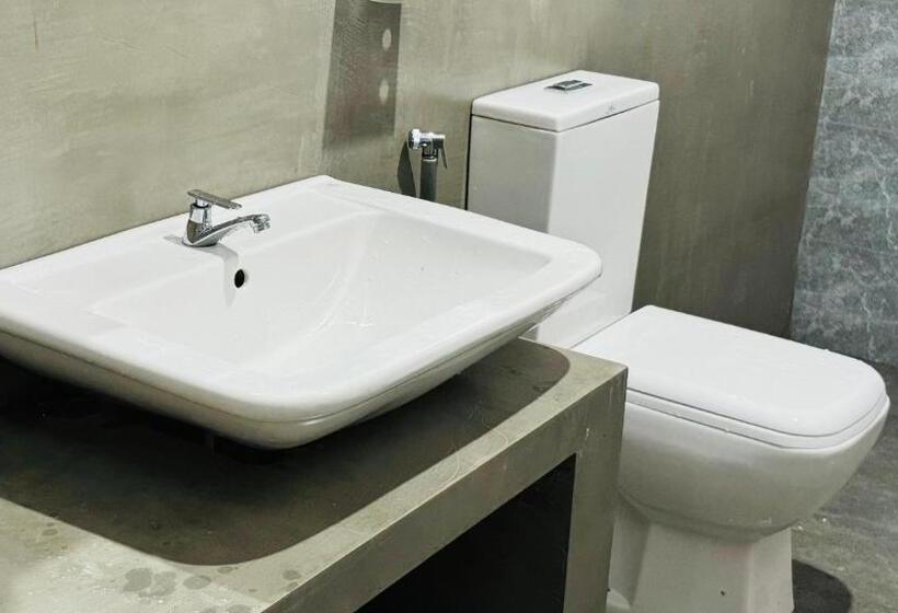 בית מלון כפרי Araliya Lake Camp Resort