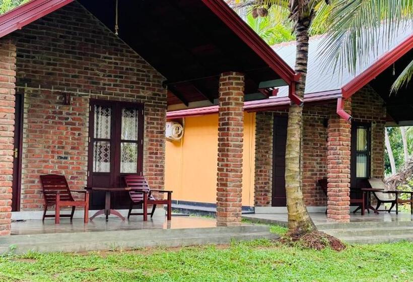 בית מלון כפרי Araliya Lake Camp Resort