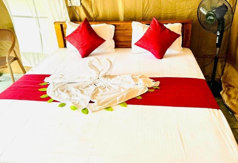 בית מלון כפרי Araliya Lake Camp Resort