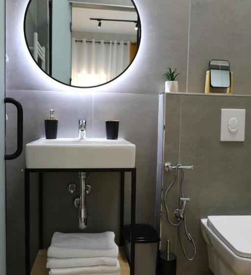 בית מלון כפרי City Center Rooms Durres