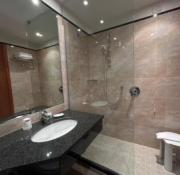 فندق Continental