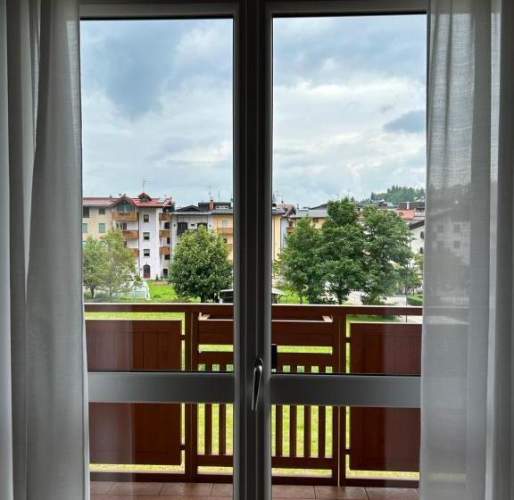 فندق Continental