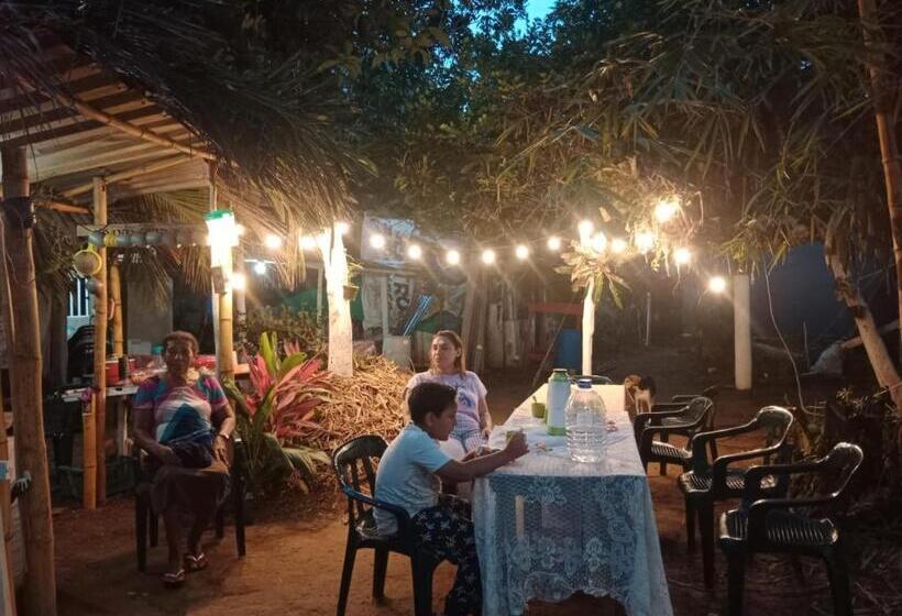 מלון כמוסות Eco Hospedaje Ata Ladrilleros