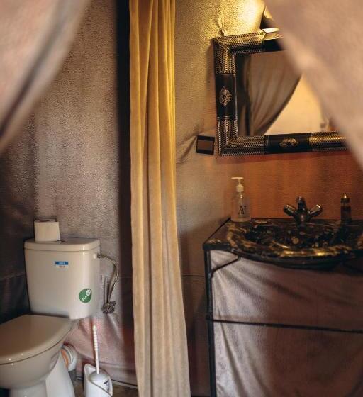 هتل East Desert & Luxury Camp