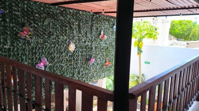 هتل Gaia Café Gastrobar