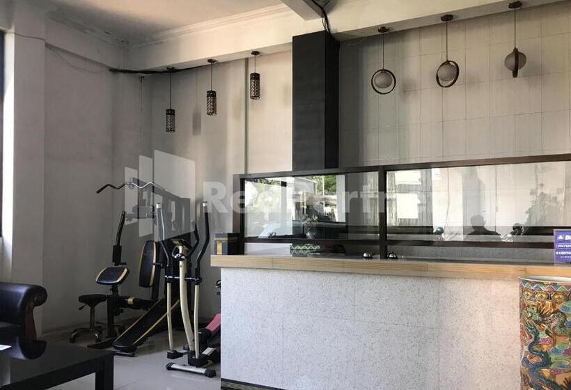 فندق Gamary Redpartner Sidorejo