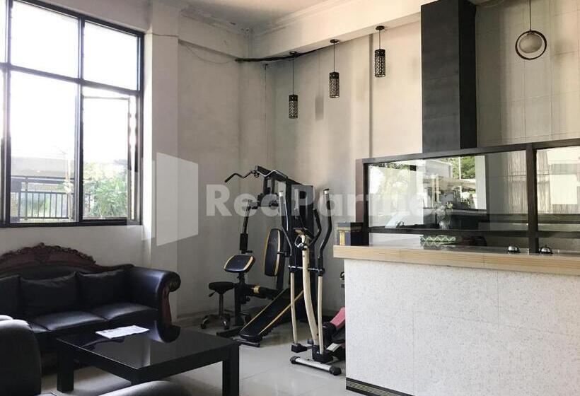 فندق Gamary Redpartner Sidorejo