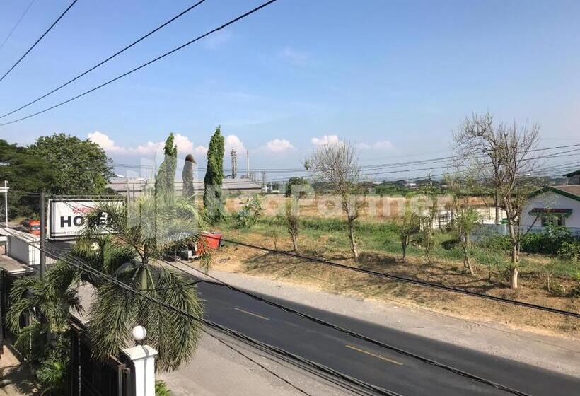 فندق Gamary Redpartner Sidorejo