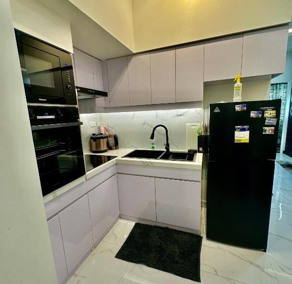 هتل Gina Staycation Condo Unit