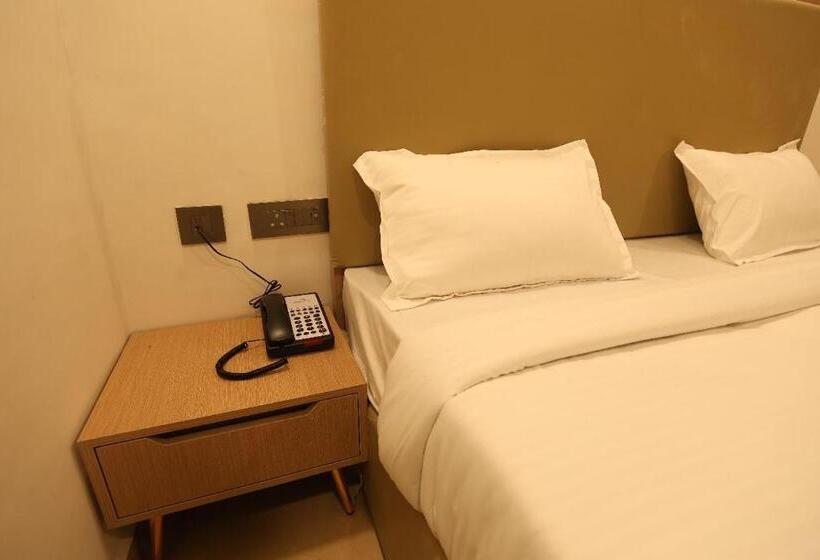 ホテル Kairvi Fort Resort