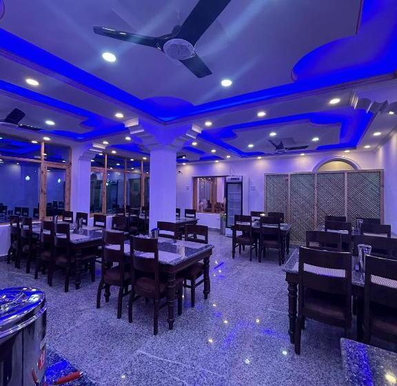 Отель Lal S Inn